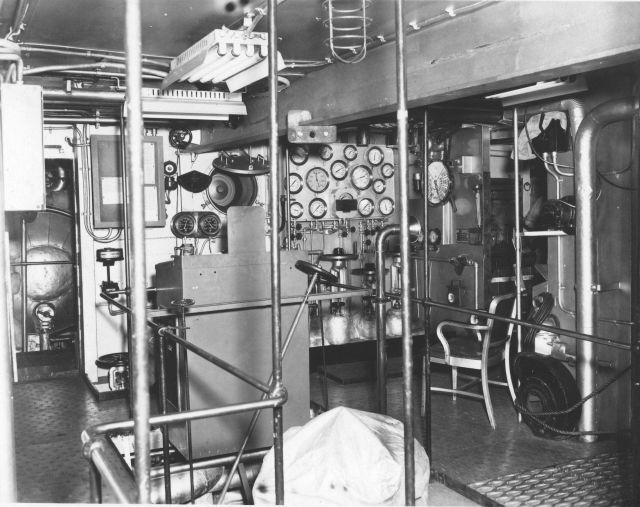 Engine room of PATHFINDER Picture
