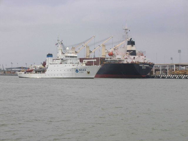 NOAA Ship THOMAS JEFFERSON Picture