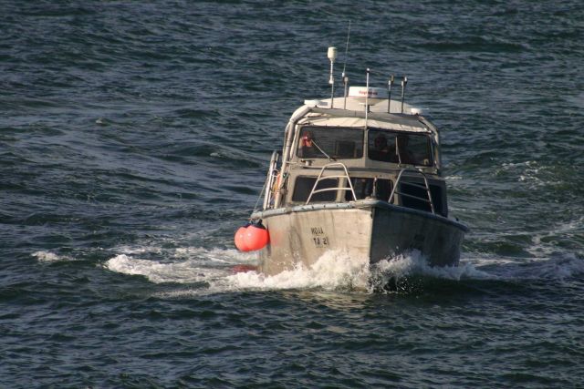 Launch approaching NOAA Ship THOMAS JEFFERSON for pickup. Picture