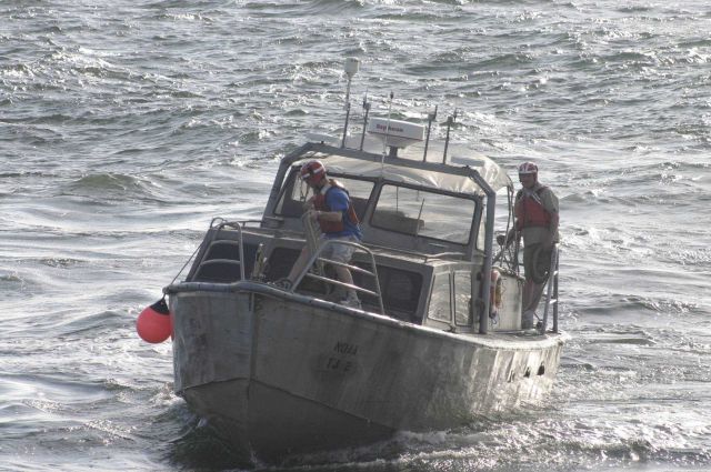 Launch approaching NOAA Ship THOMAS JEFFERSON for pickup. Picture