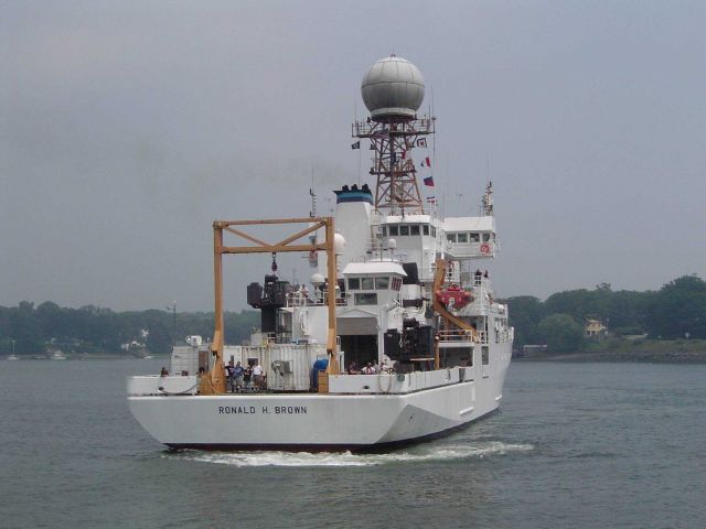 NOAA Ship RONALD H Picture