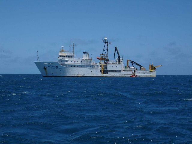NOAA Ship OSCAR ELTON SETTE Picture
