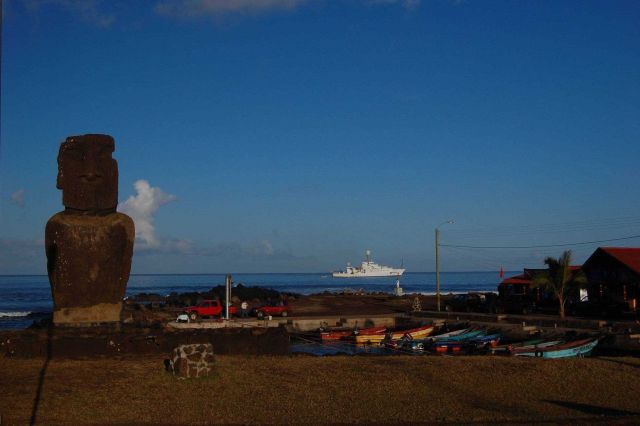 The NOAA Ship RONALD H Picture