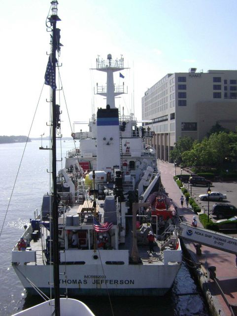 Stern view of NOAA Ship THOMAS JEFFERSON Picture