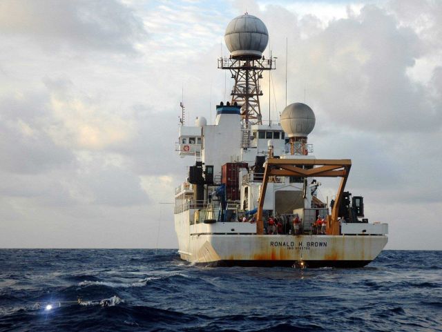 NOAA Ship RONALD H Picture
