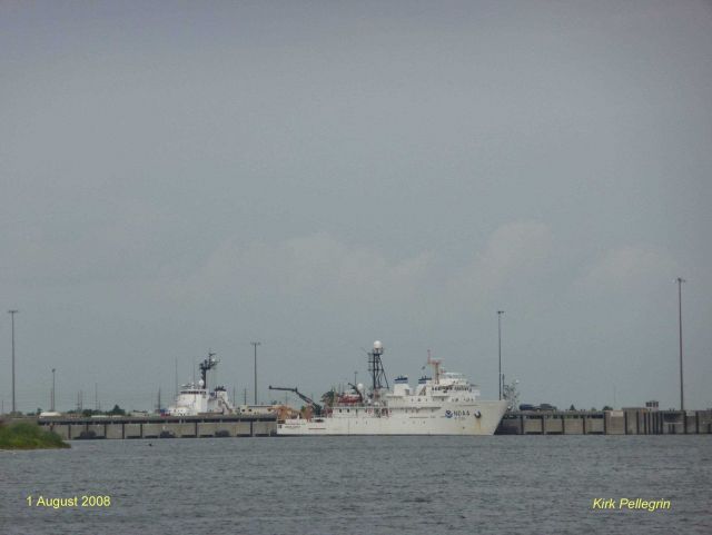 NOAA Ship GORDON GUNTER in port Picture