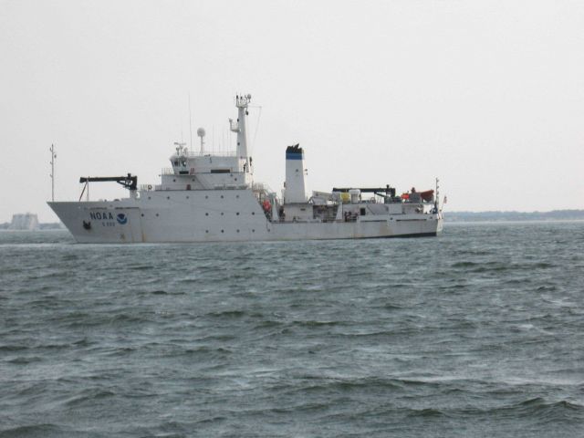 Port side view of NOAA Ship THOMAS JEFFERSON Picture