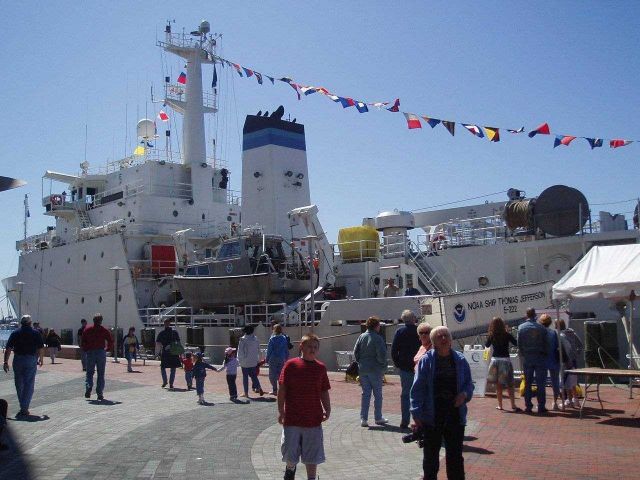 Open house on the NOAA Ship THOMAS JEFFERSON. Picture
