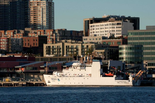 NOAA Ship BELL M Picture