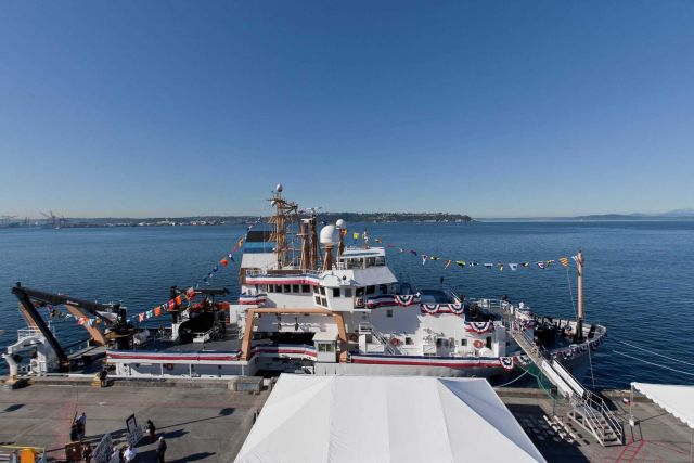 View of NOAA Ship BELL M Picture