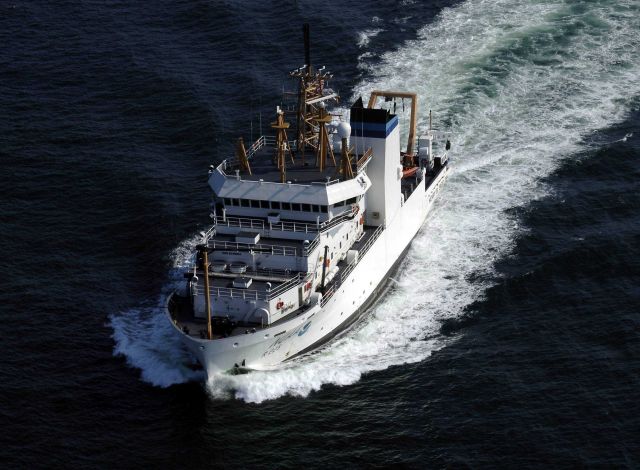 NOAA Ship HENRY B Picture