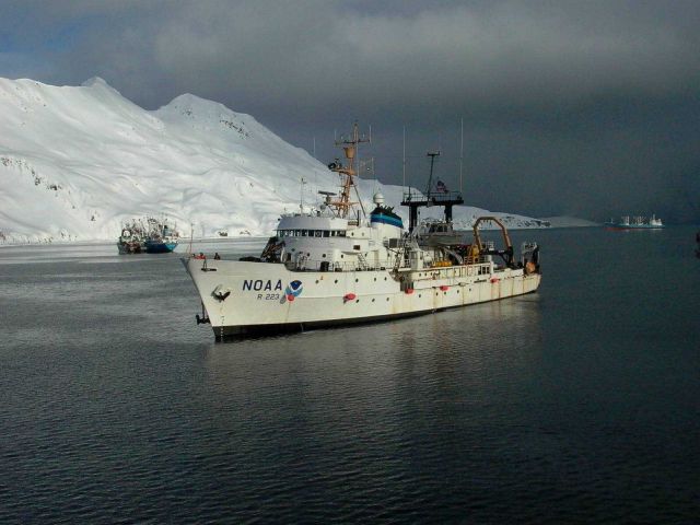 NOAA Ship MILLER FREEMAN Picture