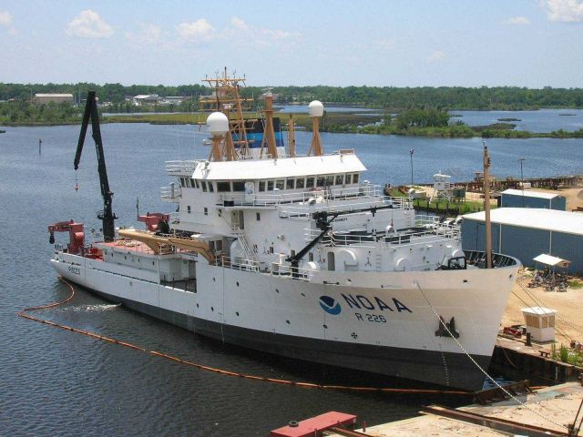 NOAA Ship PISCES Picture