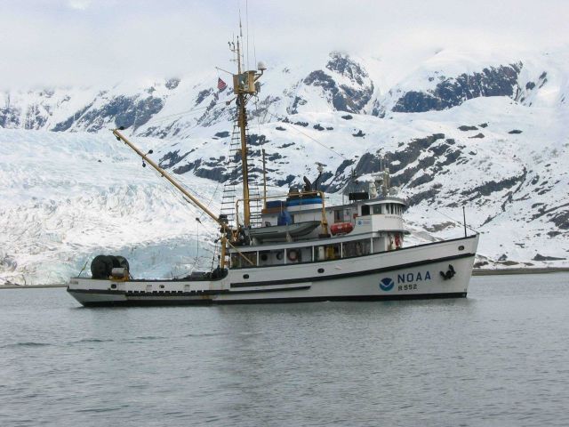NOAA Ship JOHN N Picture