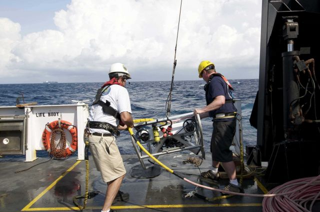 Deploying a robotic vehicle from the NOAA Ship NANCY FOSTER Picture