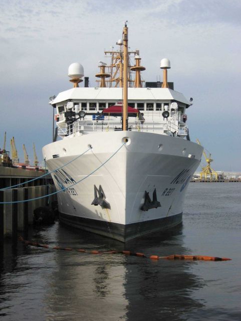 NOAA Ship BELL SHIMADA Picture