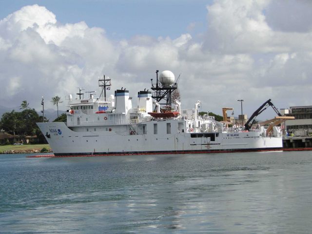 NOAA Ship HI'IALAKAI Picture