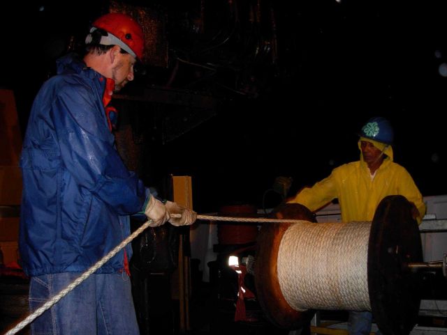 Buoy operations on the NOAA Ship KA'IMIMOANA Picture