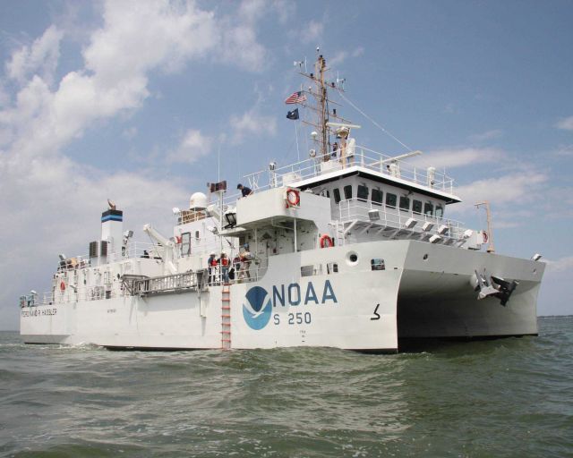 NOAA Ship FERDINAND R Picture