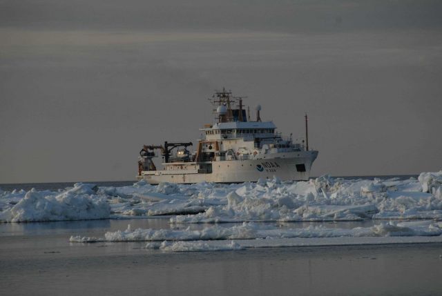 NOAA Ship OSCAR DYSON Picture