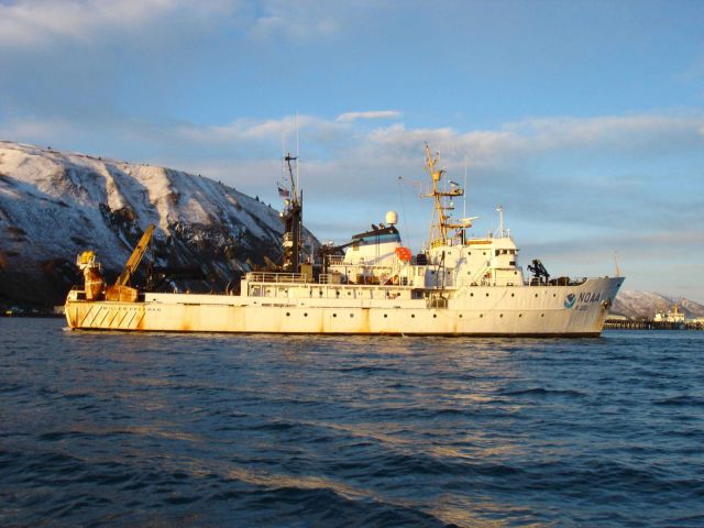 Starboard side of NOAA Ship MILLER FREEMAN Picture
