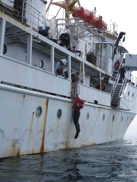 Water rescue drill on NOAA Ship MILLER FREEMAN. Picture