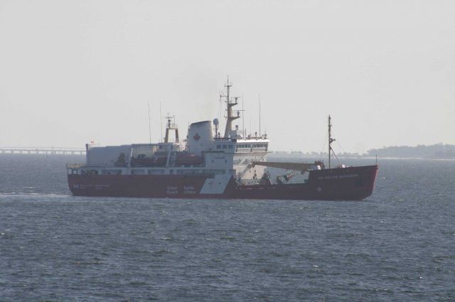 Canadian Coast Guard buoy tender SIR WILLIAM ALEXANDER assisting in recovery efforts from Hurricane Katrina during Operation UNISON Picture
