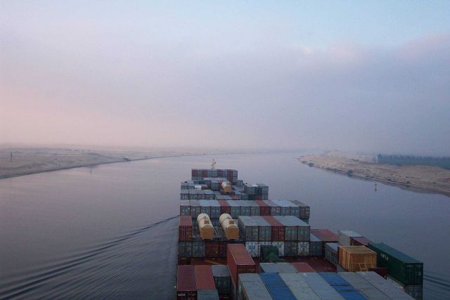 Suez Canal as seen from the bridge of the SEALAND COMMITMENT. Picture