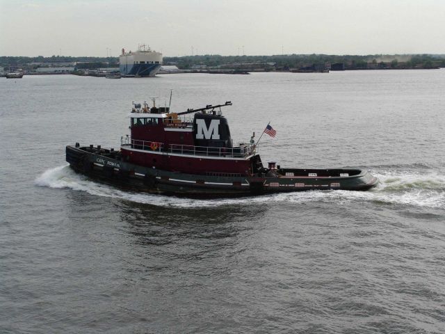 Tugboat CAPE ROMAIN underway in Baltimore Harbor Picture