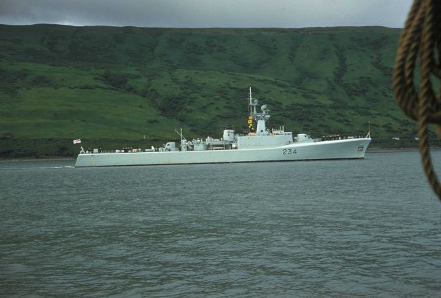 HMCS Assiniboine (DDH 234) a St Picture