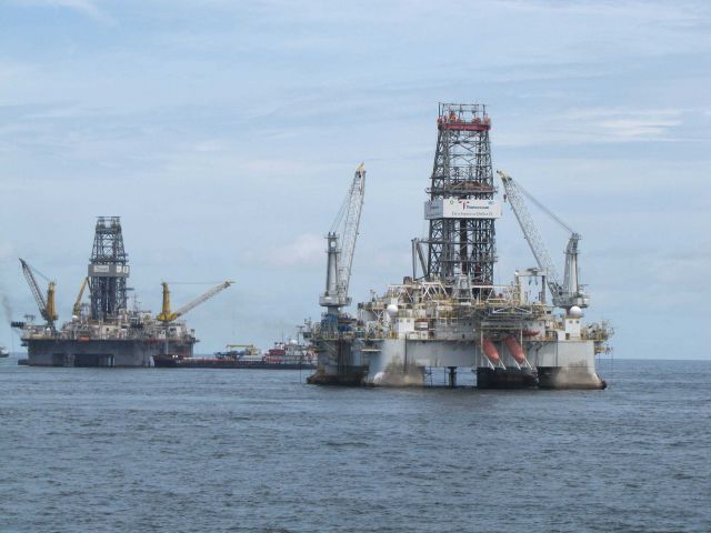 Transocean drill platforms on site at Deepwater Horizon well containment efforts. Picture