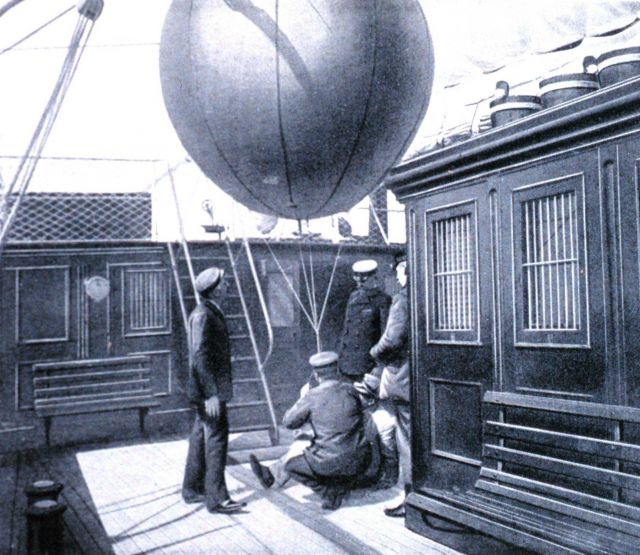 Testing the lift of a meteorological kite filled with hydrogren on the PRINCESS ALICE Picture