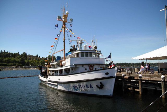 NOAA Ship JOHN N Picture