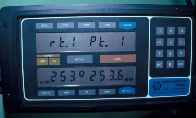 Northstar Loran C receiver with course and distance to waypoint Picture