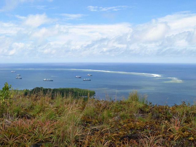 Looking to the west from Pailapap to the lagoon and sheltered anchorage afforded by the fringing reef Picture