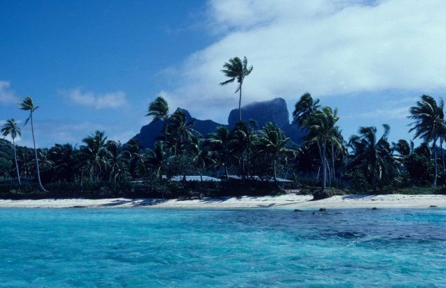 The high peaks of Bora Bora. Picture