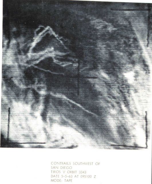 Contrails south of San Diego Picture