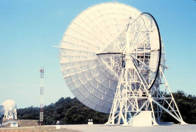 26-meter polar-orbiting satellite antenna. Picture