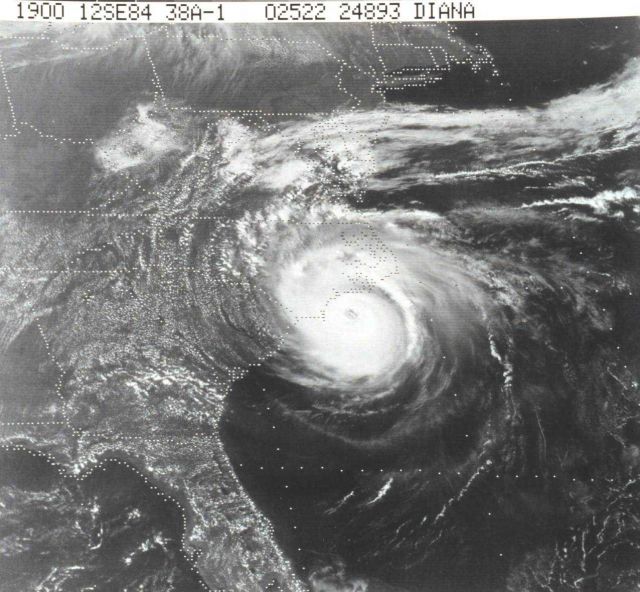 TIROS-N view of Hurricane Diana churning off North Carolina coast Picture