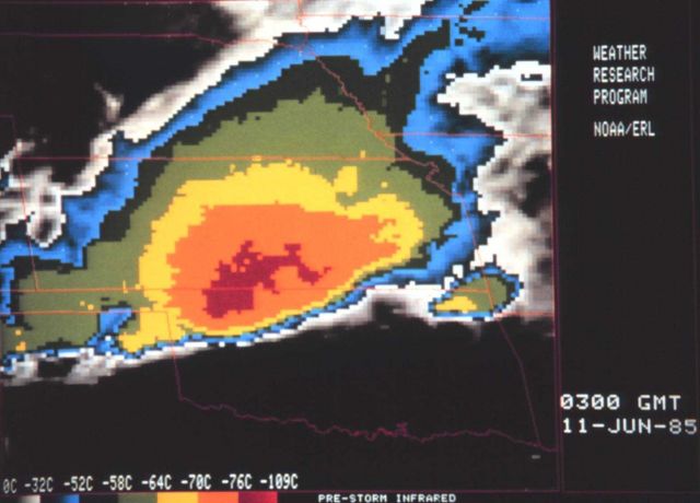 Infrared imagery of cloud top temperatures over Kansas and Oklahoma Picture