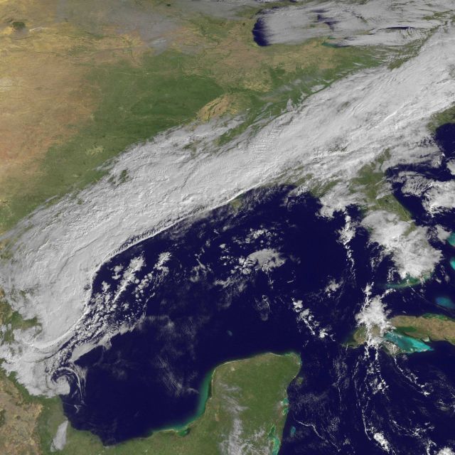 A knife-edge squall line extends across the Southeast United States Picture