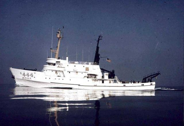 NOAA Ship DAVID STARR JORDAN Picture