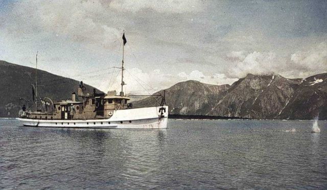 Coast and Geodetic Survey Ship WESTDAHL-note splash from lead Picture