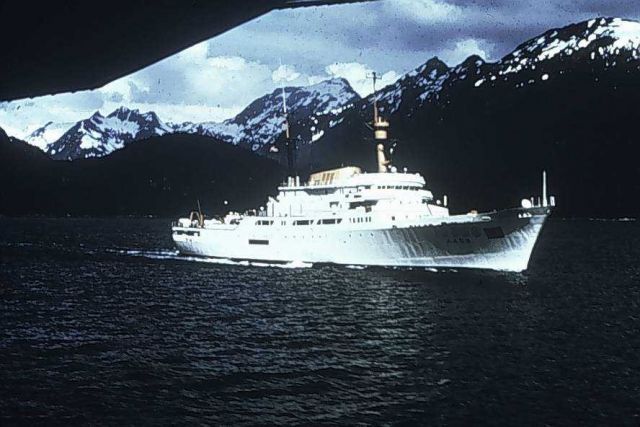 NOAA Ship DISCOVERER Picture