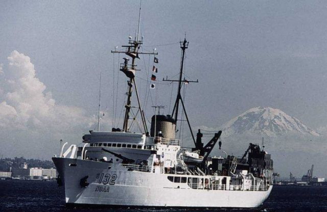 NOAA Ship SURVEYOR Picture