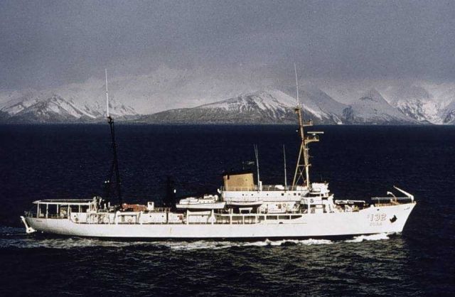 NOAA Ship SURVEYOR Picture