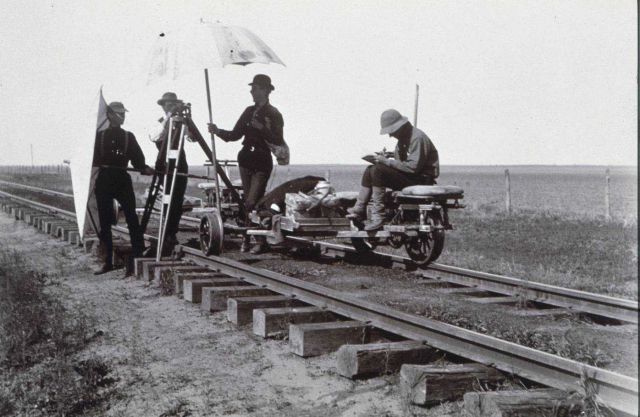 Early level crew - taking the back sight Picture