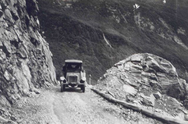 North entrance to Keystone Canyon Picture