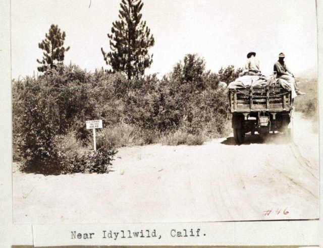 Sign says 23% grade ahead Picture