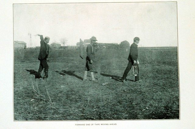 After making contact, the forward end of tape is moved ahead Picture